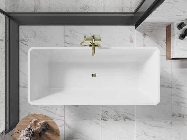 Plăci albe în amenajarea băii