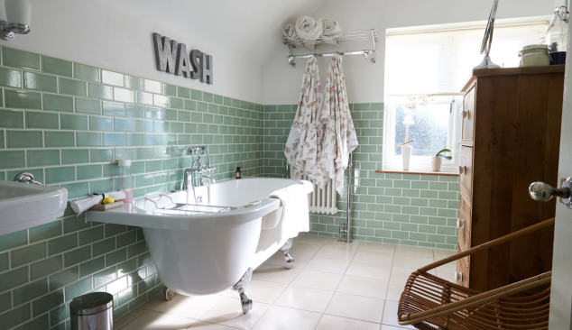 Ce să iei în considerare înainte de a alege mobilierul pentru baie?