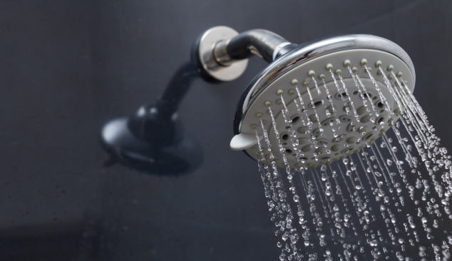 Baterii de duș și cadă încastrate în baia ta