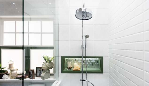 Baterii de duș, adică o baie plăcută și o decorare interesantă