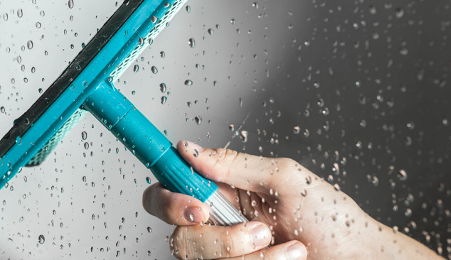 Cum să cureți ecologic cabina de duș?