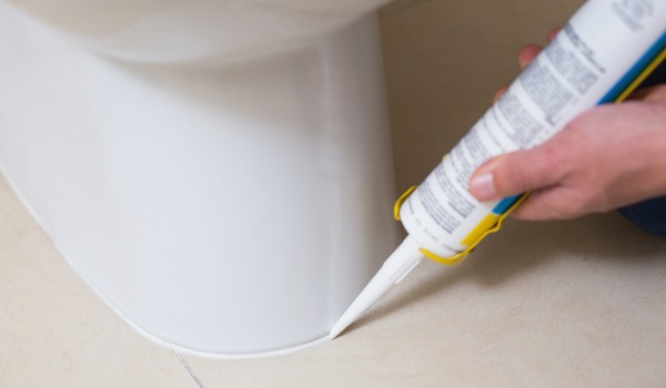 Cât timp se usucă siliconul sanitar în baie?