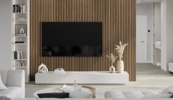 Living cu lamele pe perete