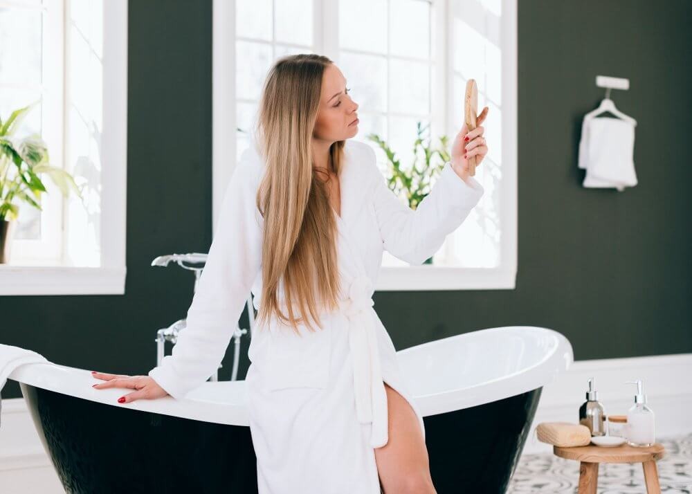 Baia de visuri feminine – 12 accesorii esențiale pe care trebuie să le cunoști!