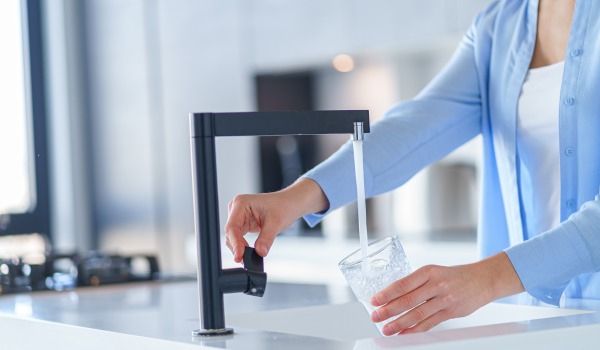 Ce filtru de apă potabilă sub chiuvetă să alegi? Cum funcționează?